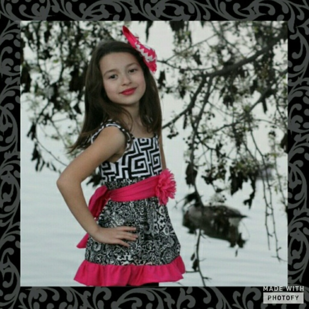 Day Dream Beauty Boutique Outfit - Picture 3 of 4
